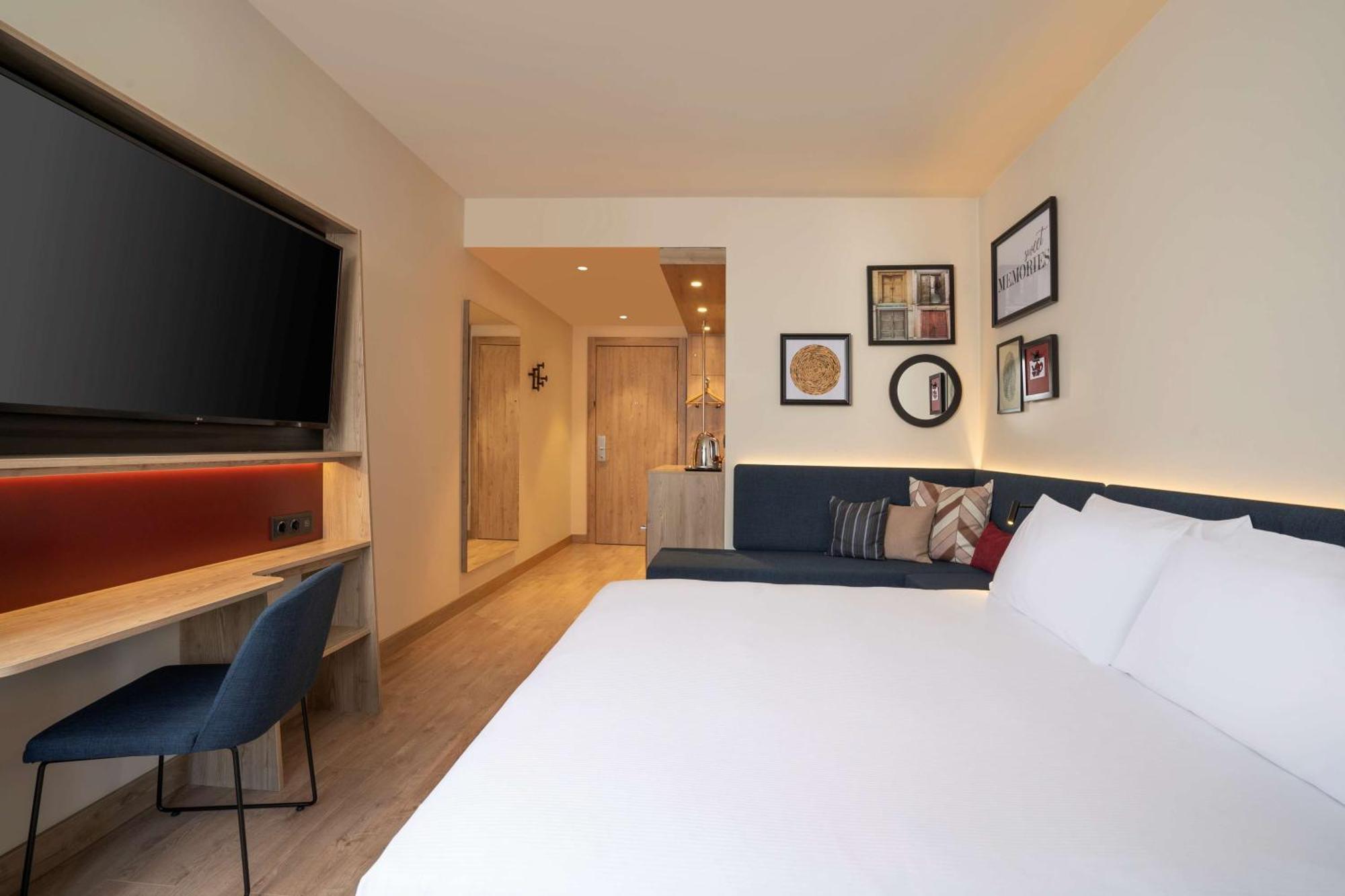 Отель Hampton By Hilton Ташкент Экстерьер фото